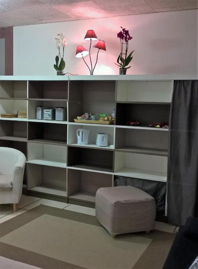 Chez Naomi Bed & Breakfast Saint-Jean-de-Cornies Ngoại thất bức ảnh