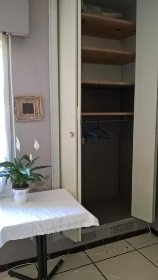 Chez Naomi Bed & Breakfast Saint-Jean-de-Cornies Ngoại thất bức ảnh